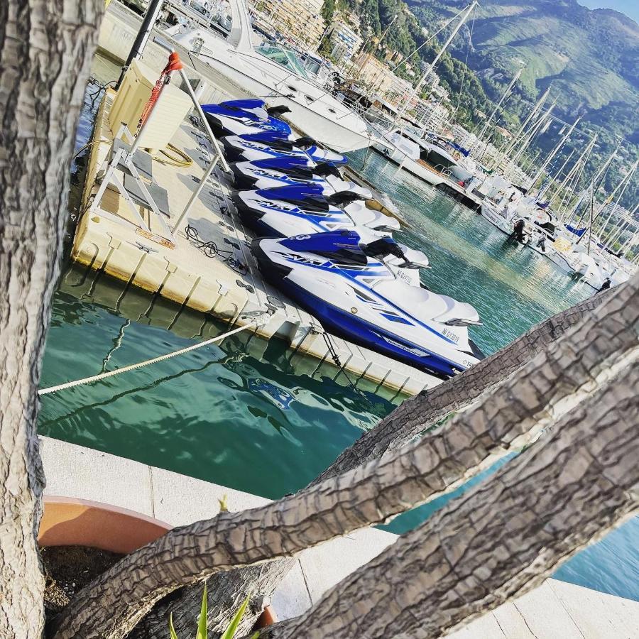 Location Saisonniere Menton 220 M Des Plages Exteriör bild